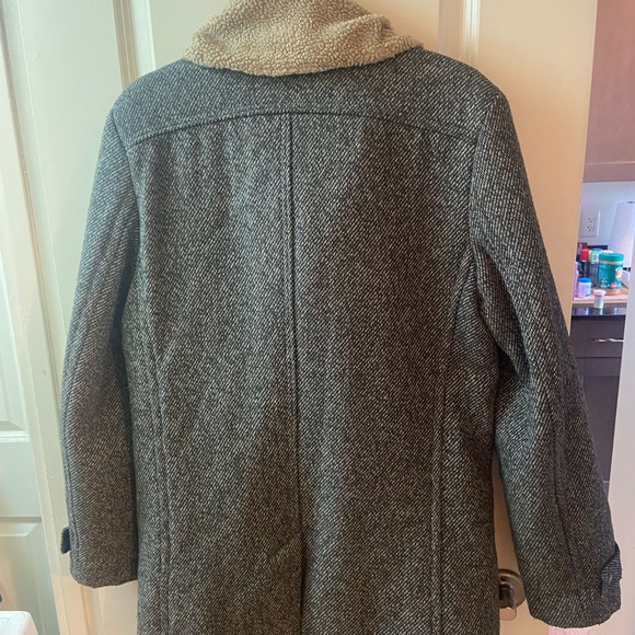 Fashionable pea coat - Picture 3 of 5